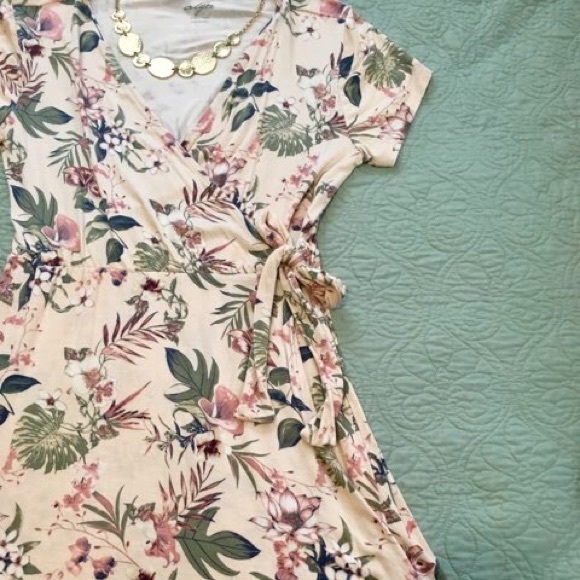 Alya Dress from Francesca's - Picture 4 of 5